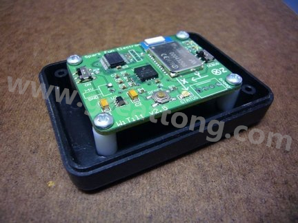 熱熔膠的牢固程度，對于非高振動的應用來說已經(jīng)很足夠，而且如果你想要讓盒子另作他途，支架也可以拿掉，用酒精磨擦即可移除熱熔膠。